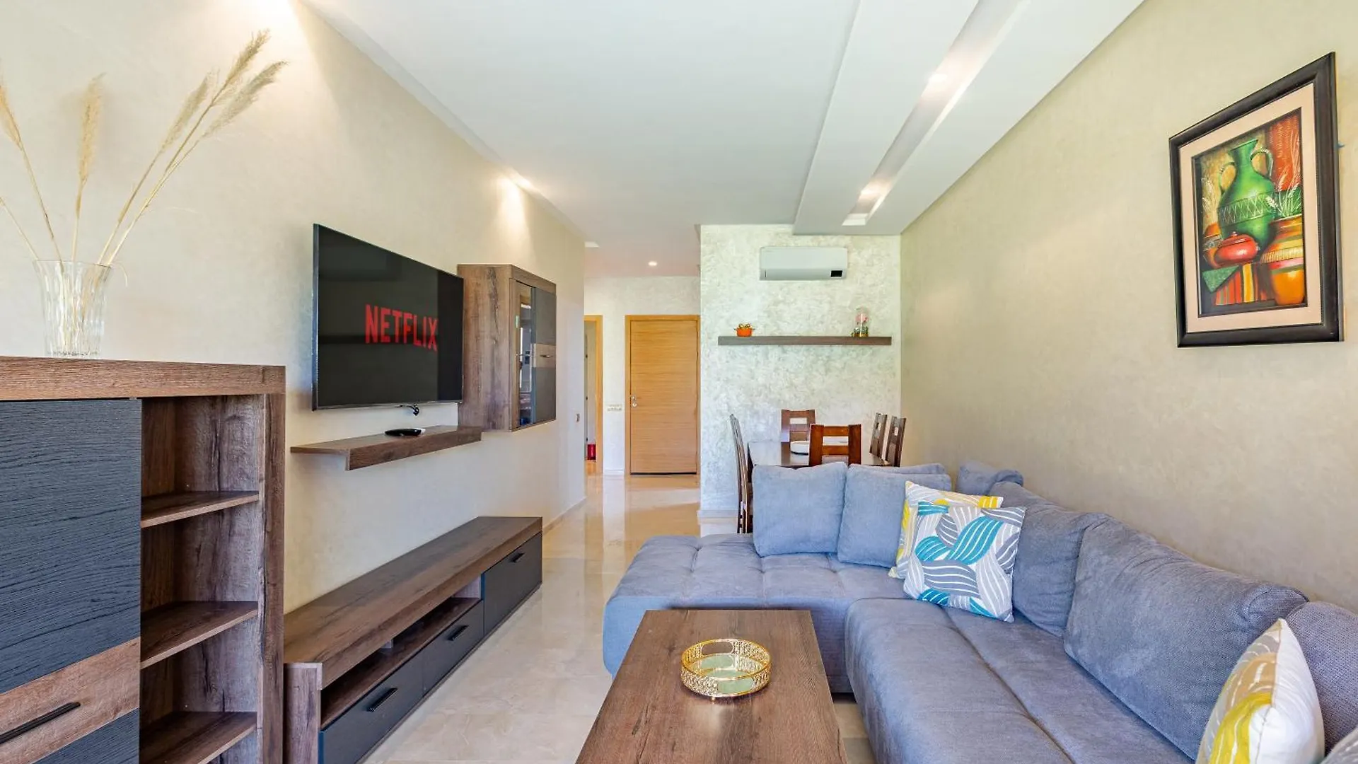 Luxury Garden-Level Apartment With Poolside Serenity Marrakesh